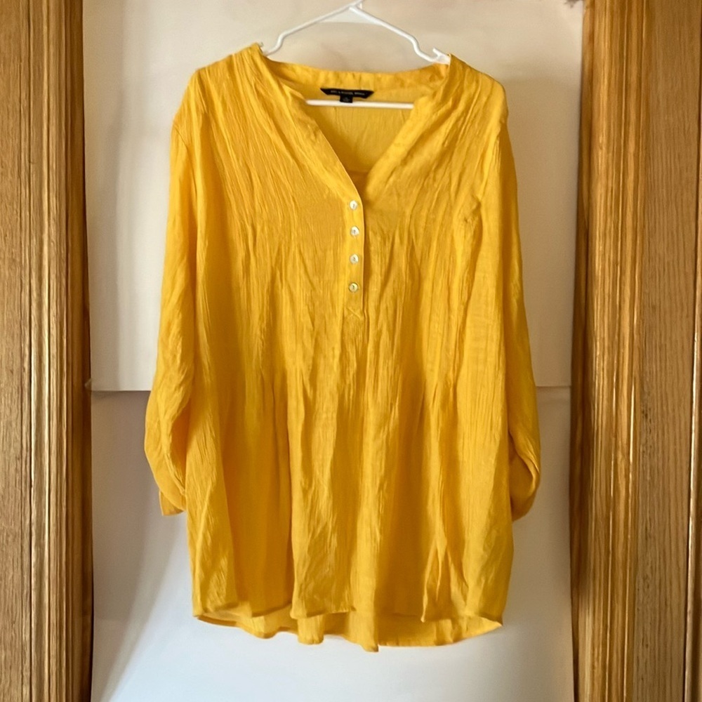 Zac & Rachael Woman’s Yellow Roll Tab Long Sleeve 4 button 3X Blouse EUC